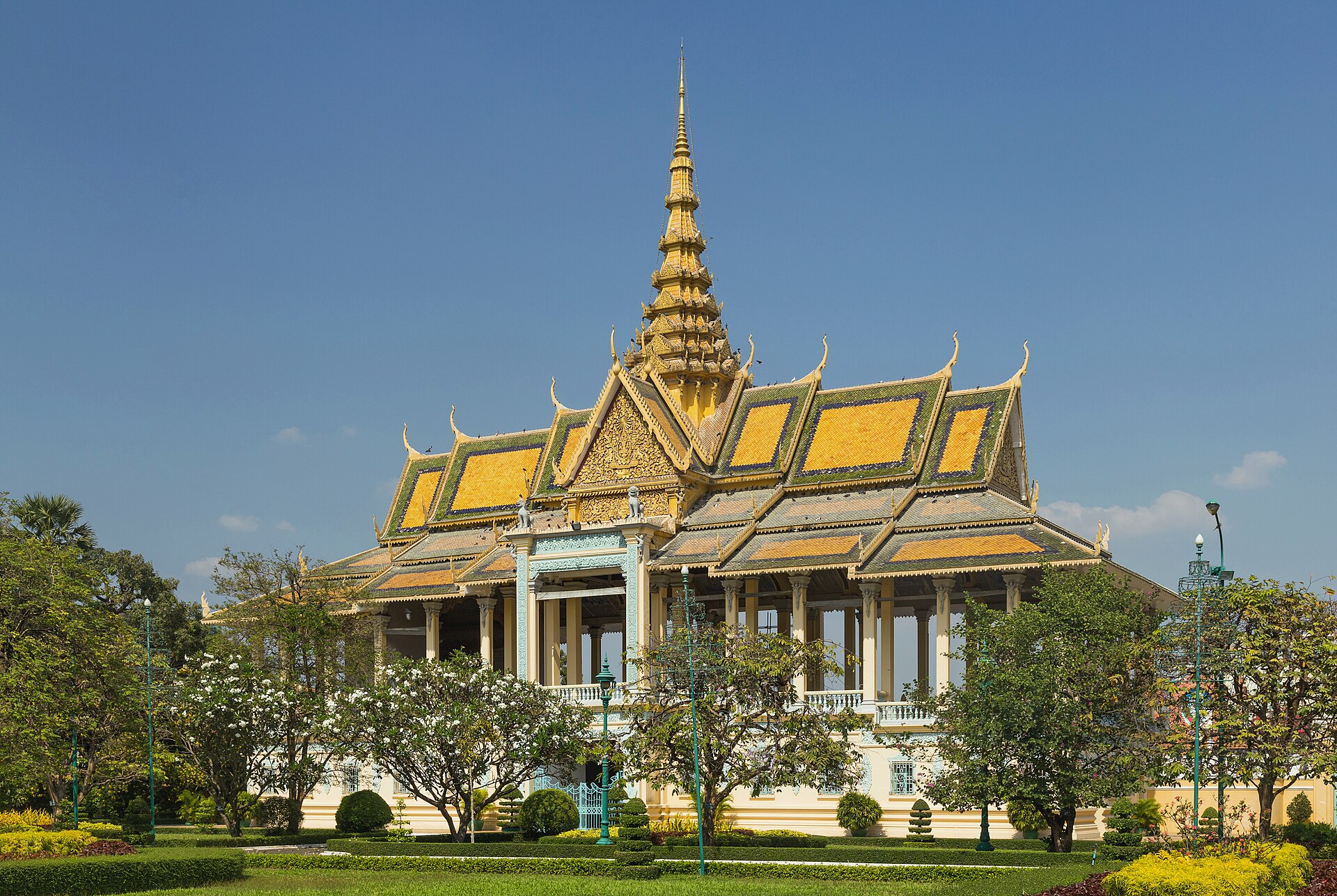 What Can You Learn About Cambodia in Phnom Penh's Museums and Palaces?