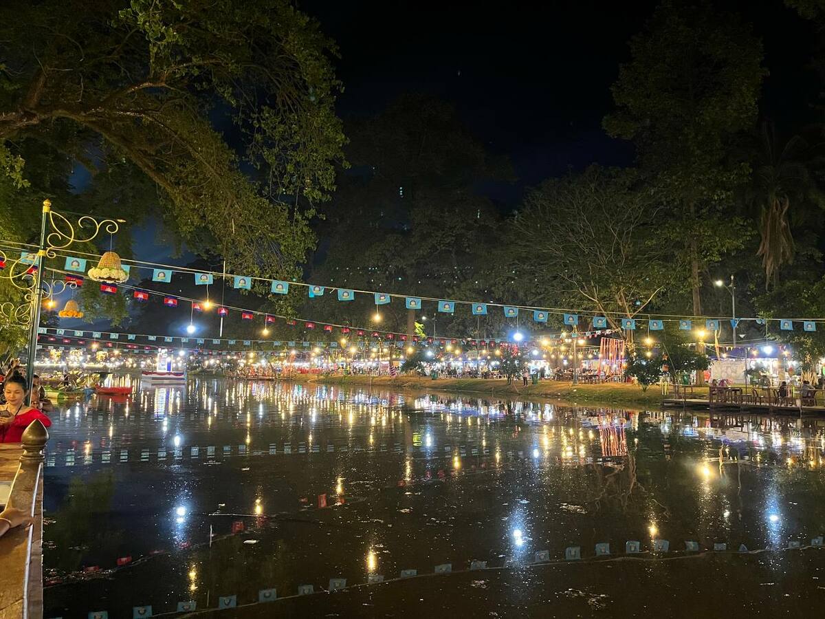 Lights reflected on the Siem Reap River at night